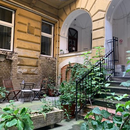 Small Cosy Apartment Near The Famous Westend City Center ブダペスト エクステリア 写真