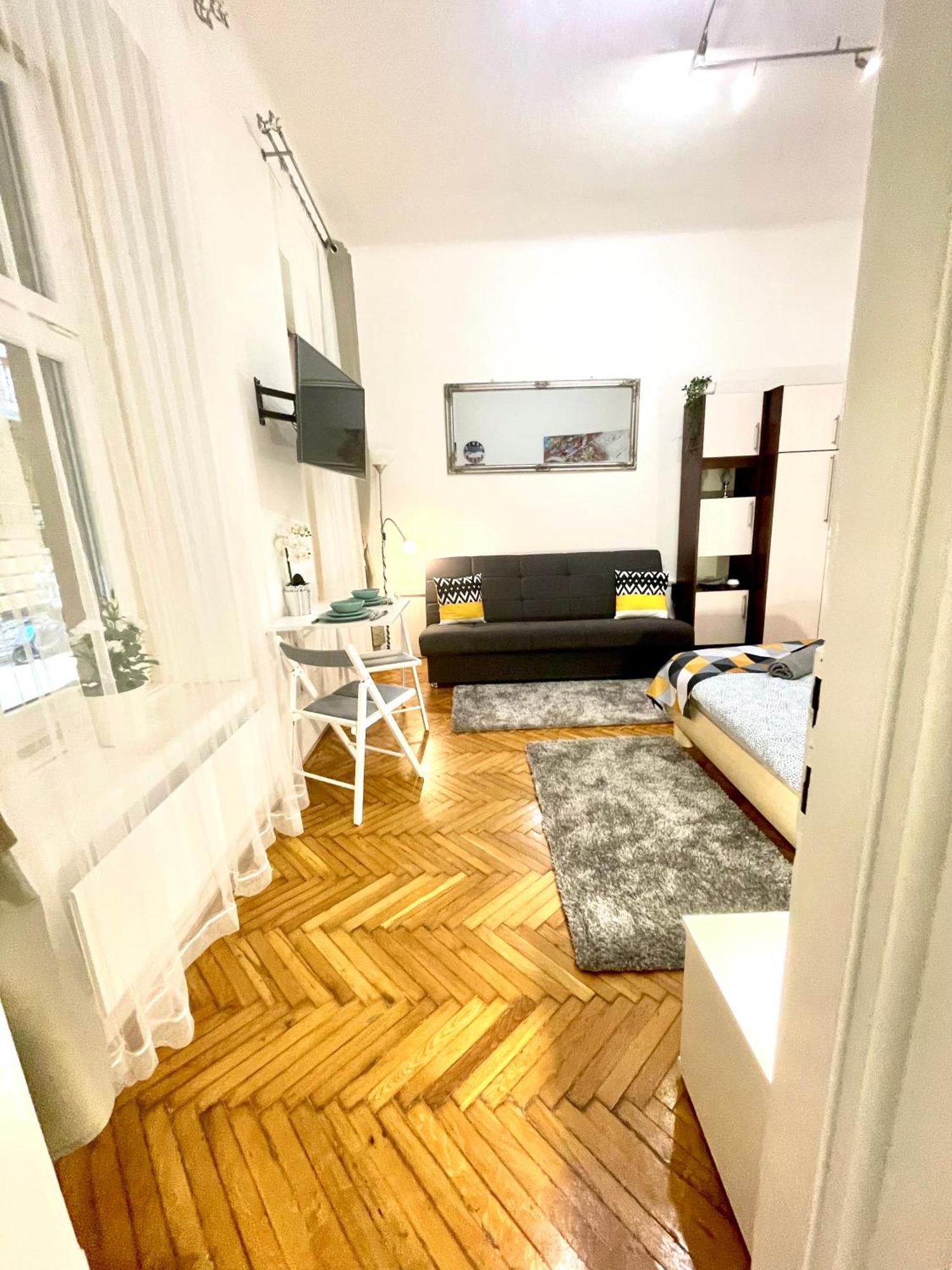 Small Cosy Apartment Near The Famous Westend City Center ブダペスト エクステリア 写真