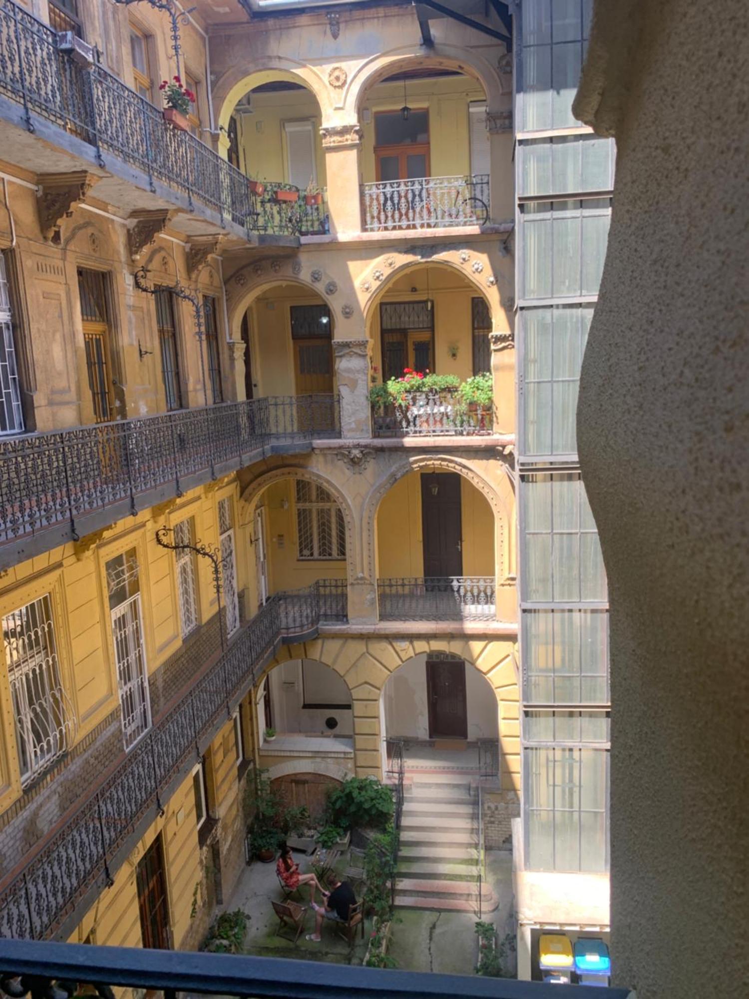 Small Cosy Apartment Near The Famous Westend City Center ブダペスト エクステリア 写真